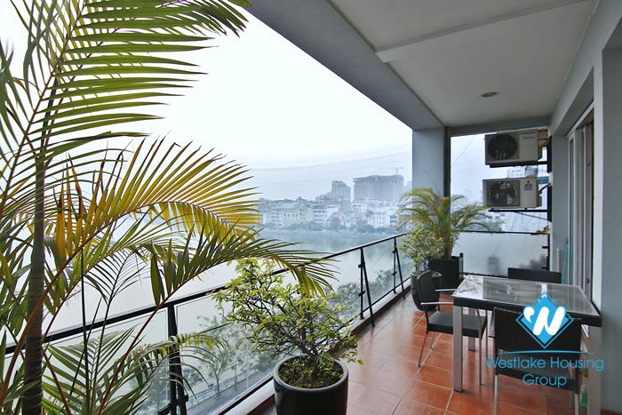 Duplex 2+ bedroom apartment with lake view for rent in Xuan Dieu,Tay Ho
